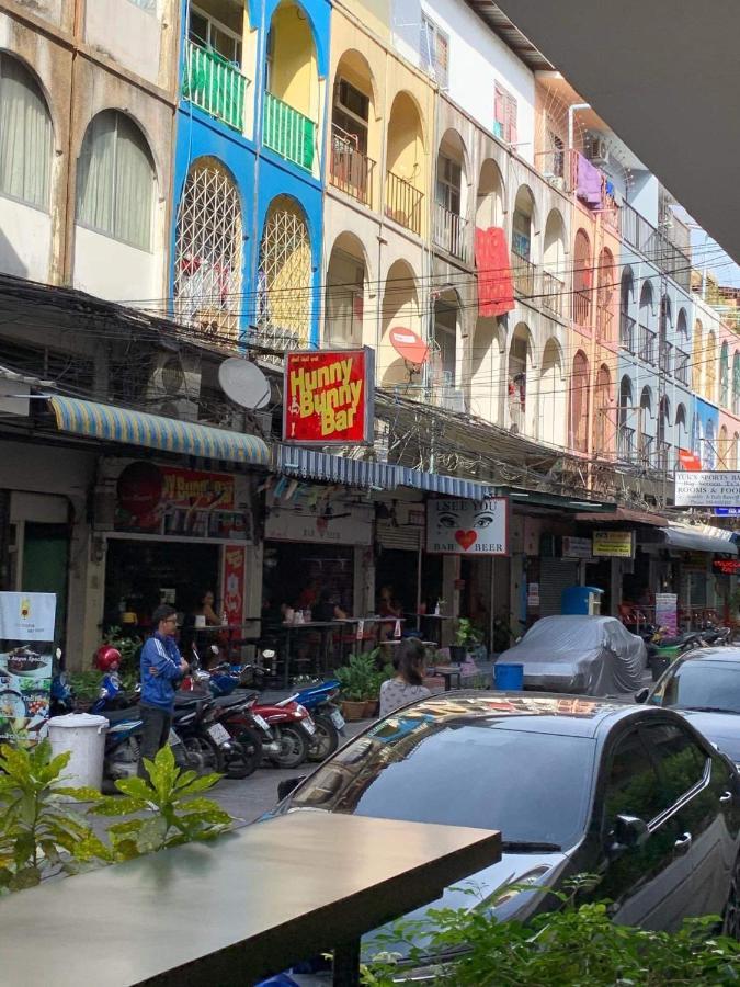 Hotel Big Moose Pattaya Extérieur photo