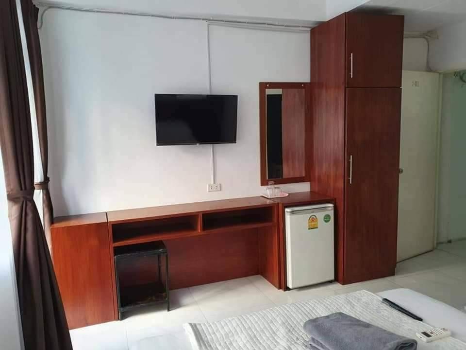 Hotel Big Moose Pattaya Extérieur photo