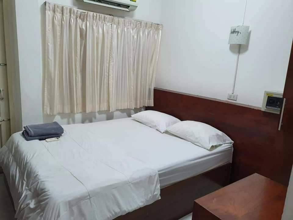 Hotel Big Moose Pattaya Extérieur photo